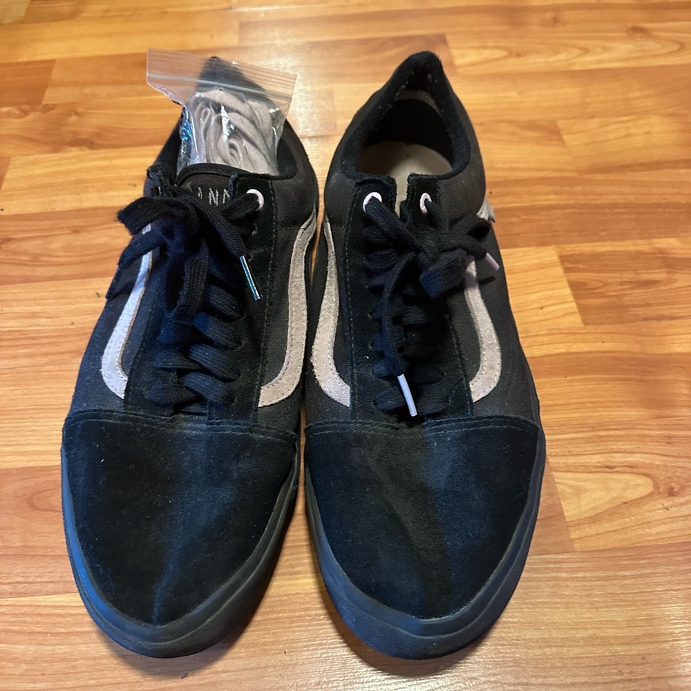 Vans BMX size 12 black and pink shoes